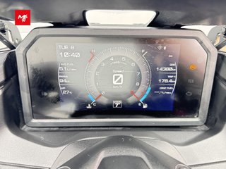 YAMAHA TMAX 2022 14380 kms.