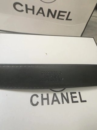 Cinturón Chanel Negro y Dorado