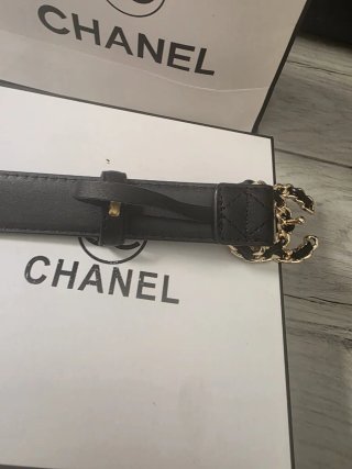 Cinturón Chanel Negro y Dorado