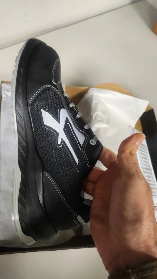 Zapatos de seguridad U-Power negros y grises