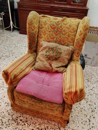 Sillón orejero tela estampado