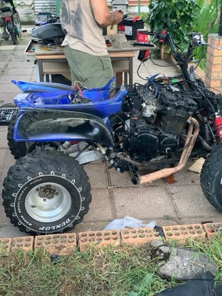 Yamaha YFZ450 Quad Azul con motor 750cc de Suzuki