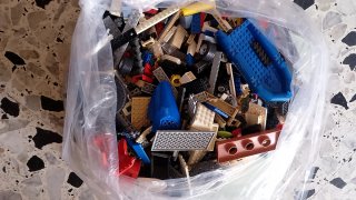 Lego: Pezzi sfusi e set
