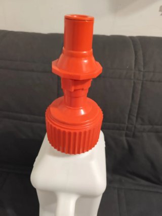 2Garrafa gasolina moto 10L y otra de 5 litros