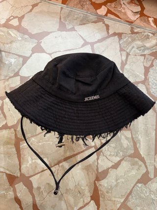 Berretto nero con logo