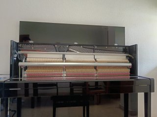 Piano acústico Kawai ND21