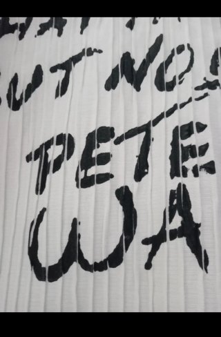 Camisa Peter Cook blanca con texto
