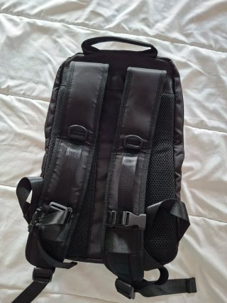 Mochila negra multifunción 30x40x20 cm