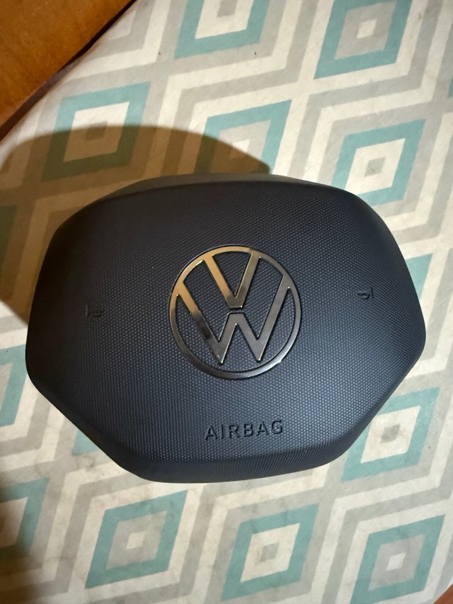 AirbagVW Passat B9/TiguanIIIVwTayron 3J0 880 201 D