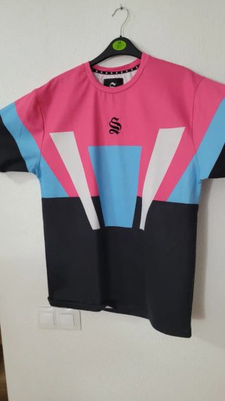 Camiseta Sinners Attire Talla M