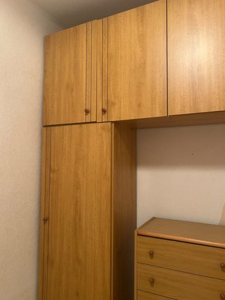 Armario puente de madera para dormitorio