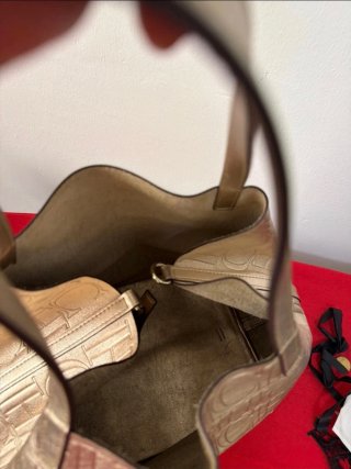 Bolso CH Negro con Mini Bolso Interior
