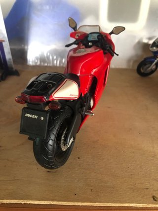 Ducati Desmosedici RR Roja y Blanca