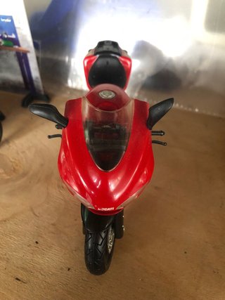 Ducati Desmosedici RR Roja y Blanca