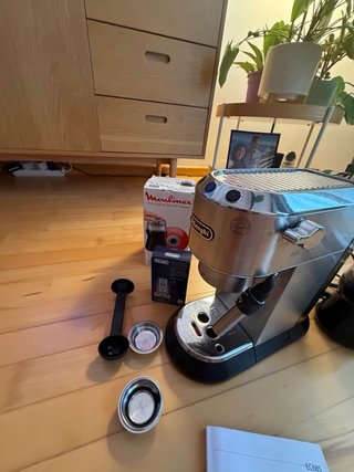 Cafetera DeLonghi Dedica Style EC685