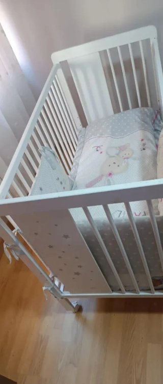Cuna blanca para bebé