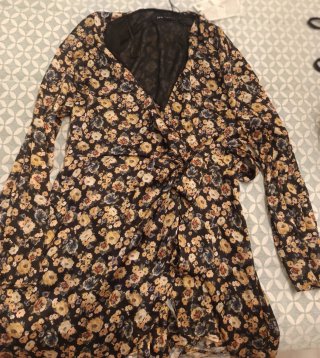 Mono Zara floral negro y amarillo Talla S