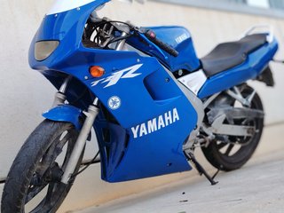 Yamaha TZR Azul y Blanca