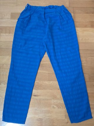 Pantalón azul para talla 38-40. 2 EUROS