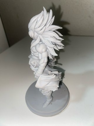Figura Resina Goku SSJ4