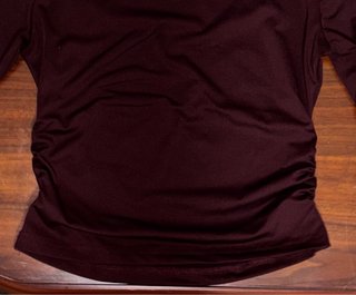 Top manga larga cuello alto granate