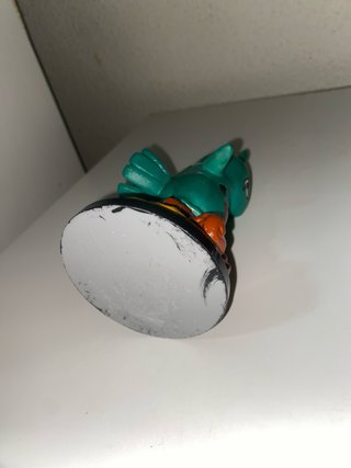 Figura Larvitar pintada a mano