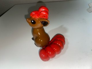 Figura Vulpix Resina Pintada a Mano Peso 91,20 g.