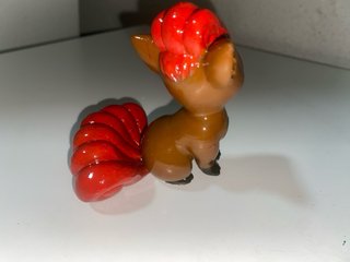 Figura Vulpix Resina Pintada a Mano Peso 91,20 g.