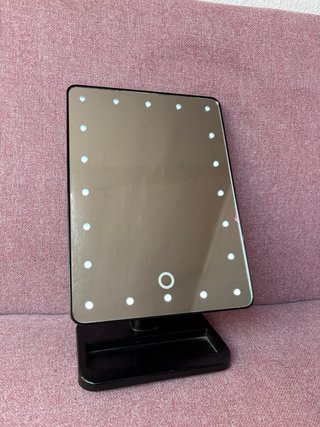 Espejo de maquillaje con luces LED