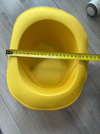 Sombrero di paglia dorato brillante