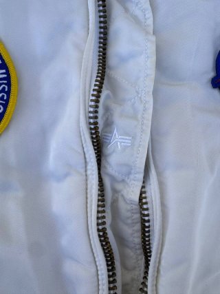 Chaqueta Bomber Alpha Industries NASA Blanca