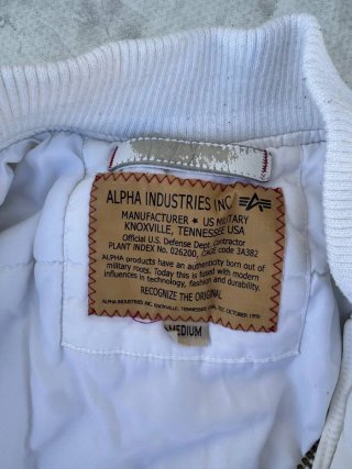 Chaqueta Bomber Alpha Industries NASA Blanca
