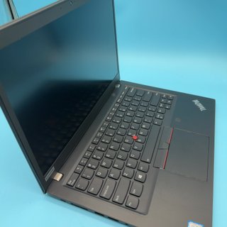 - Lenovo ThinkPad T490s 256GB portátil 14" i5