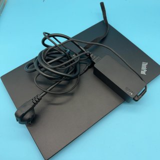 - Lenovo ThinkPad T490s 256GB portátil 14" i5