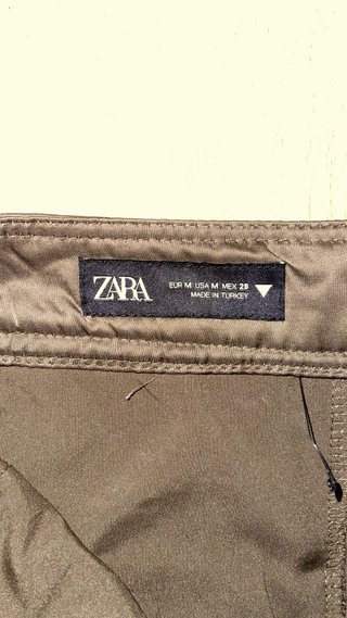 Pantalón cargo Zara verde militar Talla M