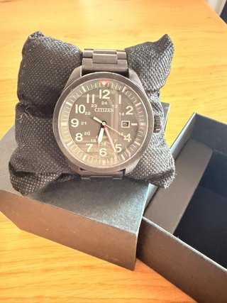 Reloj Citizen Negro y Plateado