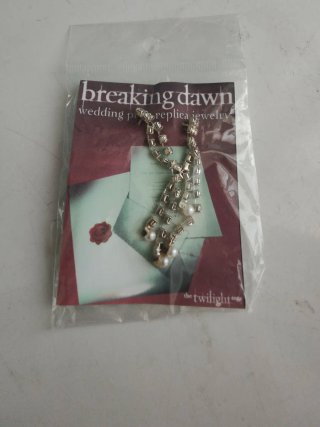 Set collana,  bracciale è orecchini