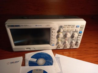 Osciloscopio Siglent SDS1052DL+ y 3 sondas