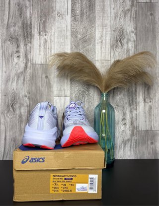 Asics Novablast 5 Tokyo Talla 39