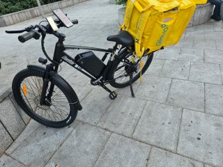 Bicicleta Eléctrica Negra