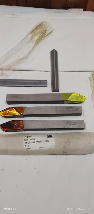 Lote 6 Cuchillas Torno HSS 20x20x200