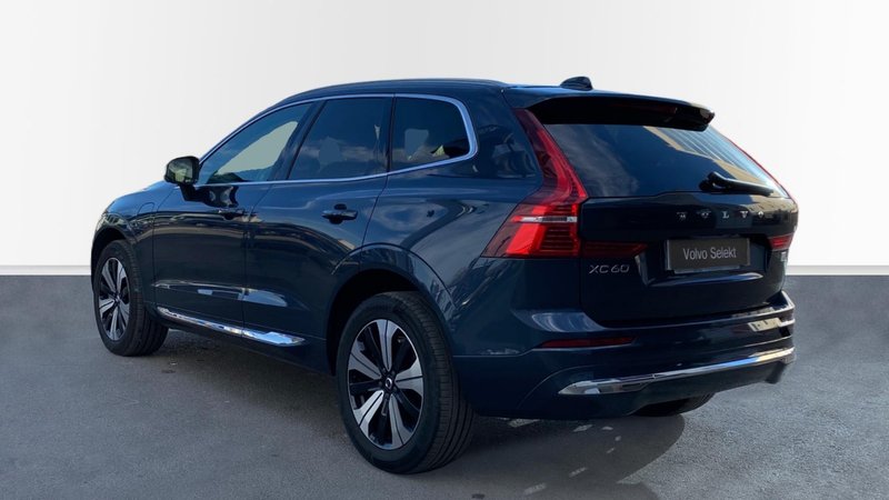 Volvo XC60 2024, foto 2