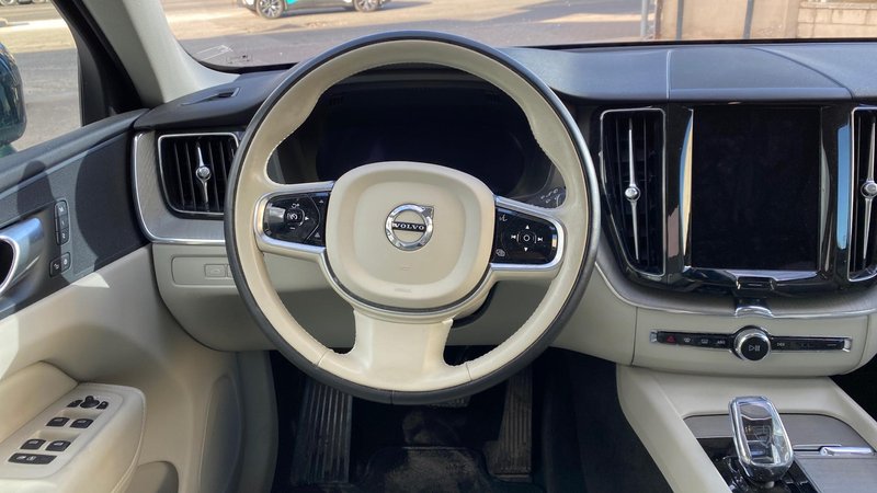 Volvo XC60 2024, foto 11