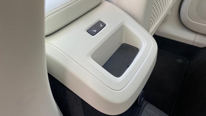 Volvo XC60 2024, foto 28