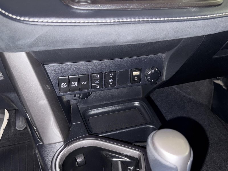 Toyota RAV4 2018, foto 28