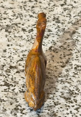 Figura in pietra intagliata artigianale