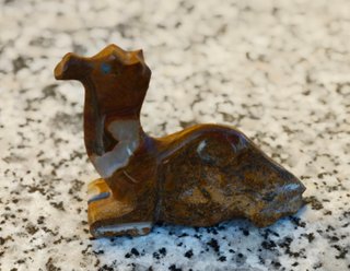 Figura in pietra intagliata artigianale