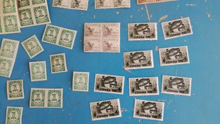 Lote de mas de 200 sellos nuevos antiguos España