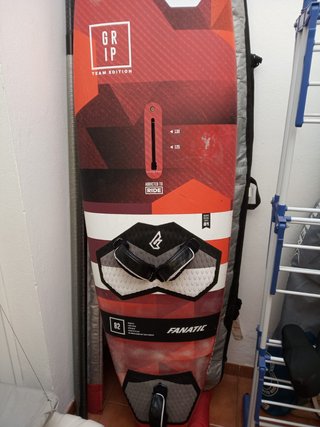 Tabla windsurf Fanatic Grip 82L