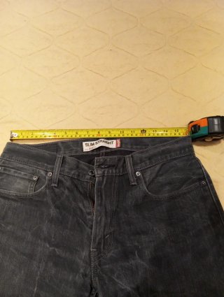 Pantalón Levis 514.
